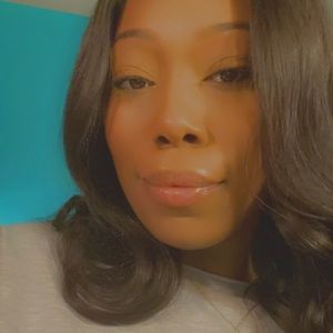 Meet your Posher, Monica